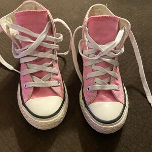 Girls size 11 pink converse.